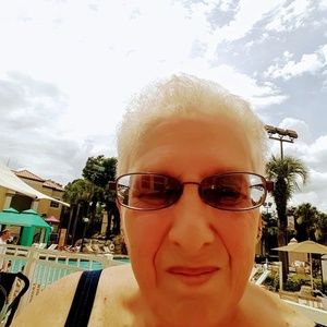 Meet your Posher, Sharon